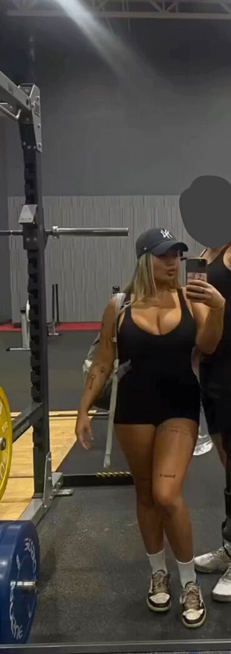 Gianna Malave ポルノスター エロティック 写真