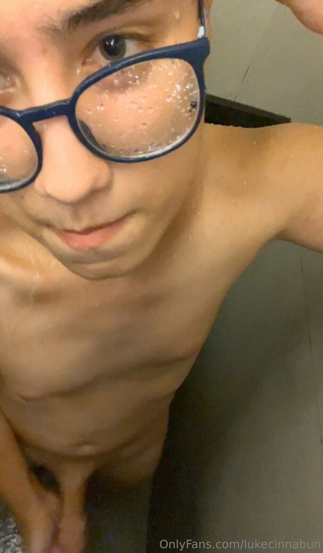 lukecinnabun ポルノスター xxx 写真