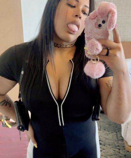 AEW Wrestler Nyla Rose 完璧なポルノスター 写真