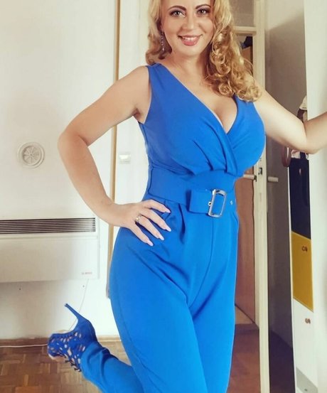 Berina Fati 完璧な女優 写真
