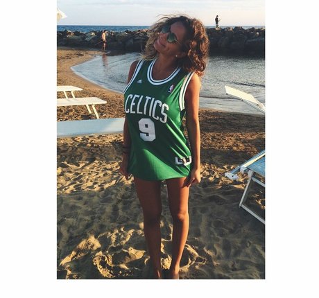 Cleo Bracchi ポルノスター アート アーカイブ