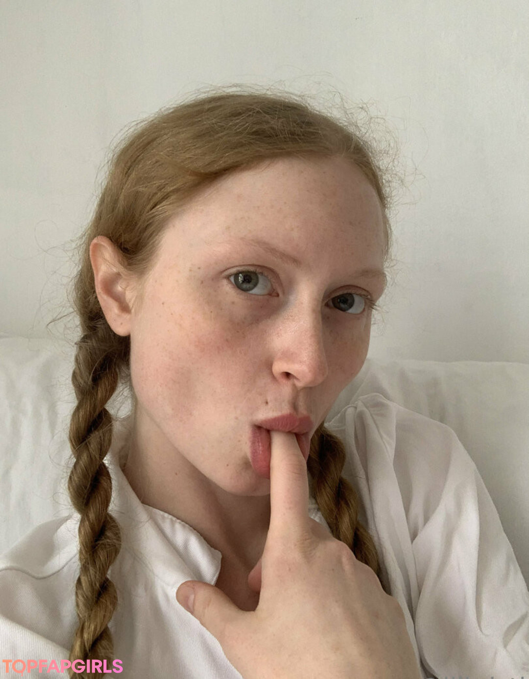 lilkristi ヌード女優 画像