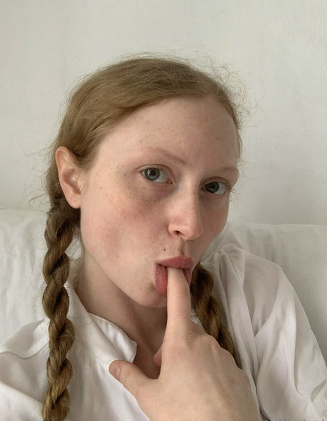 lilkristi ヌード女優 画像