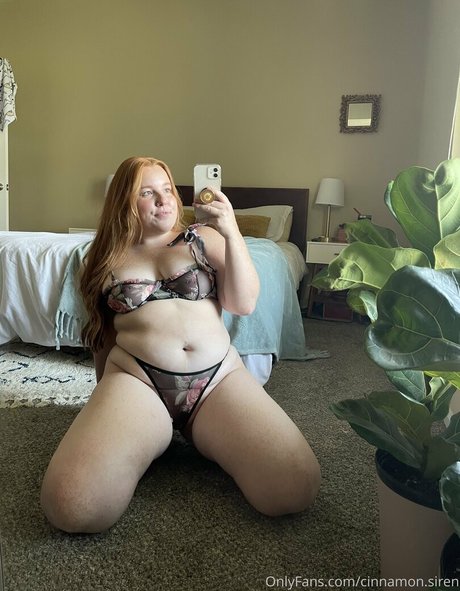 cinnamon siren ホットなポルノスター 写真