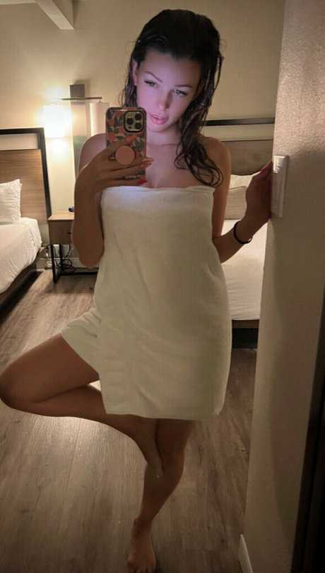 BeccaBangs ポルノスター 画像
