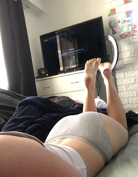 oliviamonroe ヌードのポルノスター 写真