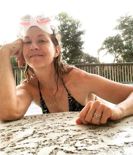 Jenna Elfman アートモデル 写真