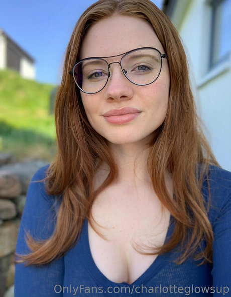 charlotteglowsup ホット女優 画像
