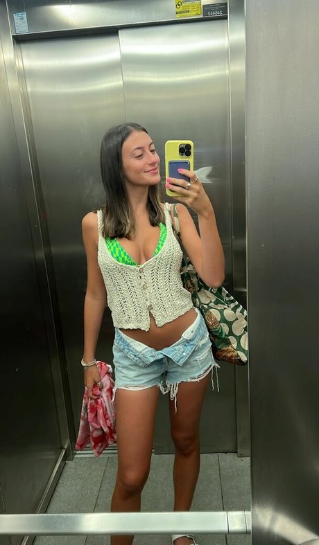 Tatiana Schwartz ヌードスター 画像