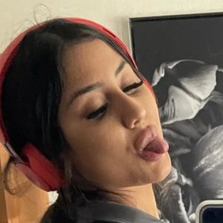 Snackychannn セクシーモデル 写真