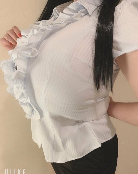 小柄な黒檀のオンリーファンズ ホット 写真