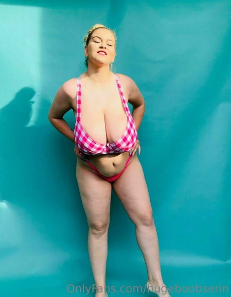 hugeboobserin ヌードモデル 写真
