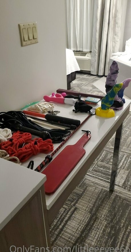 littleeevee66 独占女優 写真