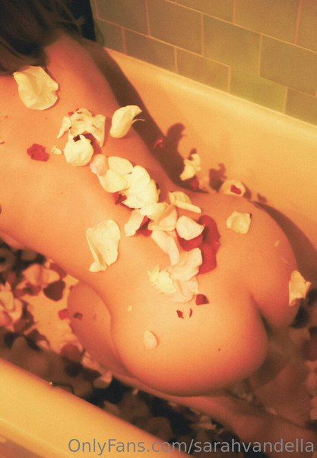 Sarahvandella ポルノスター 高品質 写真