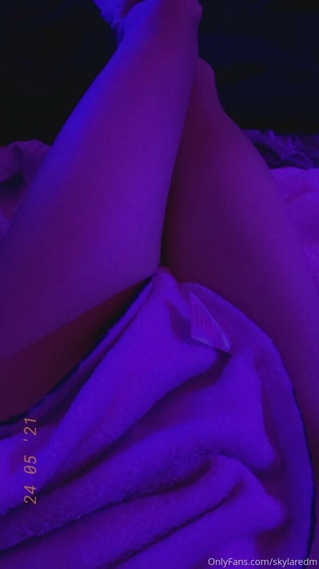 skylaredm アダルトスター 写真
