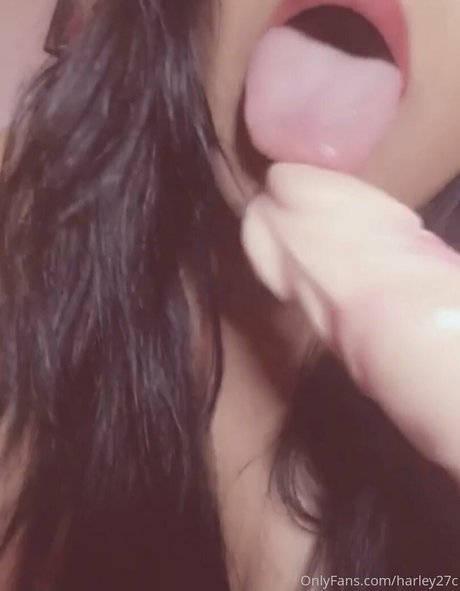 オイルを塗った黒檀のOnlyFans ホット ギャラリー