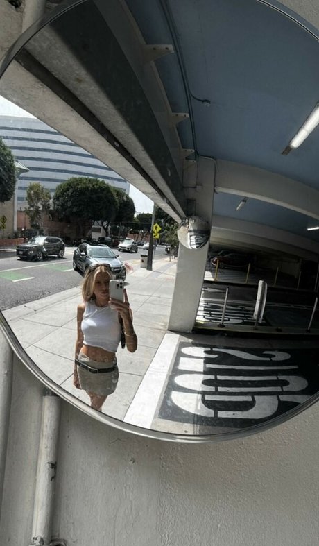Charlotte McKinney ポルノスター 独占 写真