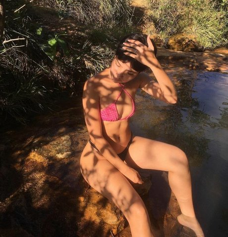 Isis Rodrigues ホットなスター 画像