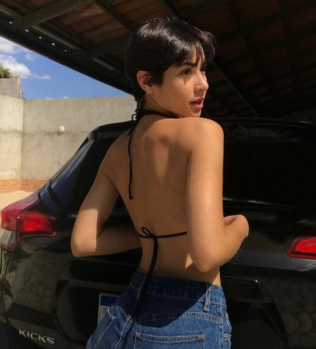 Isis Rodrigues 素敵なポルノスター ギャラリー