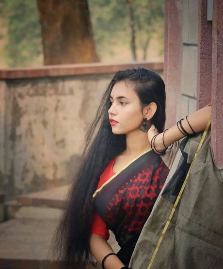 Arpa Roy ヌード女優 写真