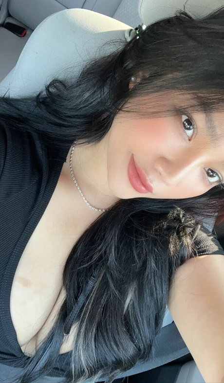 Ngan Nguyen ポルノスター セックス 画像