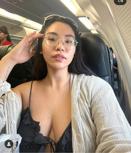 Mathilda Huang セクシーモデル 写真
