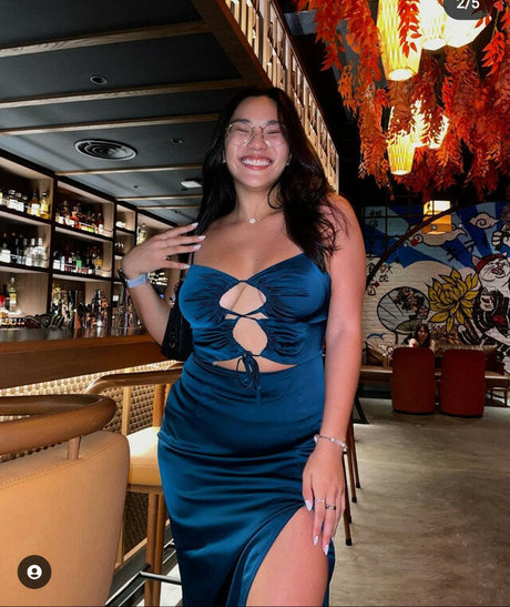 Mathilda Huang ポルノモデル 写真