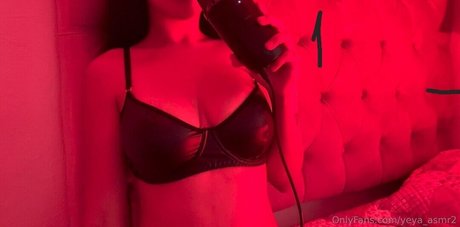 Yeya ASMR アダルトモデル 写真