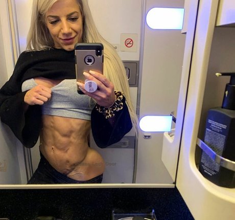 Asha Coulthard xxx女優 写真