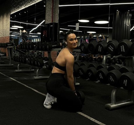 Hale Cabbar 美しいスター 写真