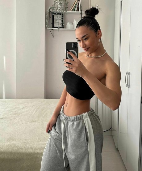 Hale Cabbar 美しいモデル 写真