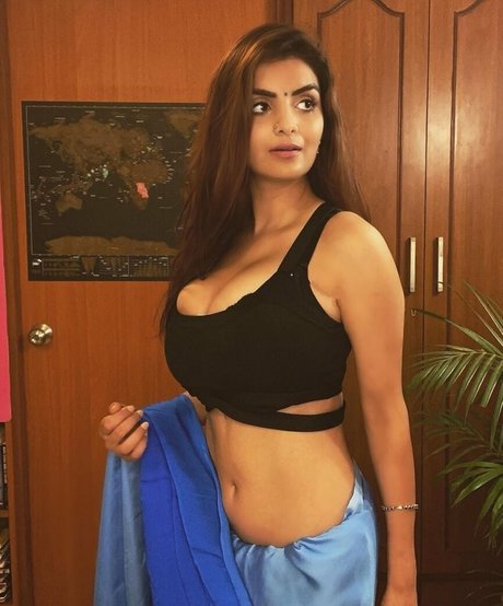 Anveshi Jain ポルノスター ホット 画像