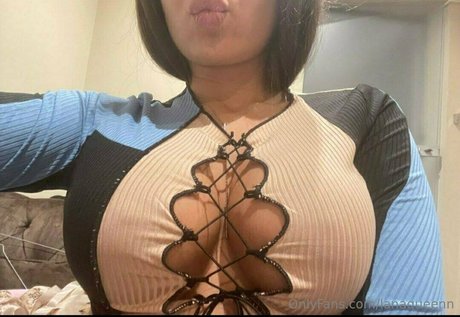 lanaqueenn セクシーモデル 画像
