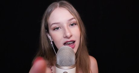 Diddly ASMR 完璧な女優 写真