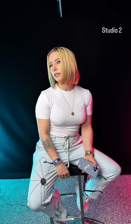 Julia Hardy xxxポルノスター 写真