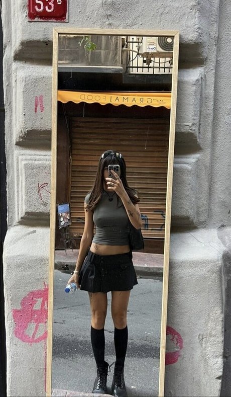 Zeynep Kurubacak セクシーモデル 画像