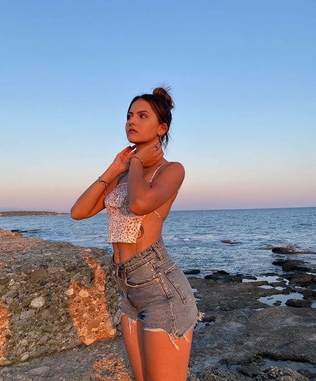 Zeynep Kurubacak ホットモデル 写真
