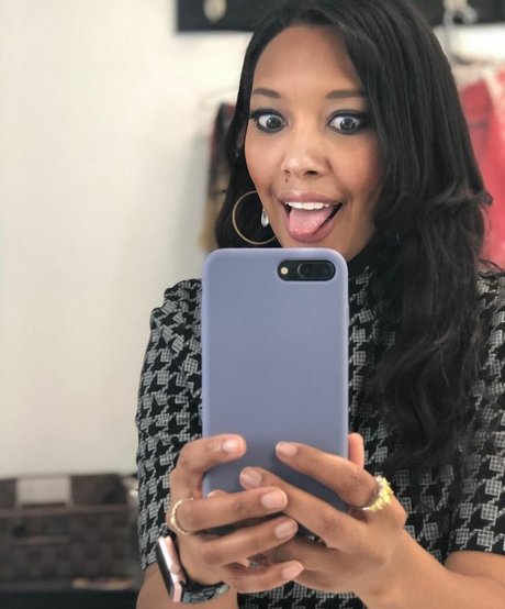 Local TV Presenters トップ女優 写真