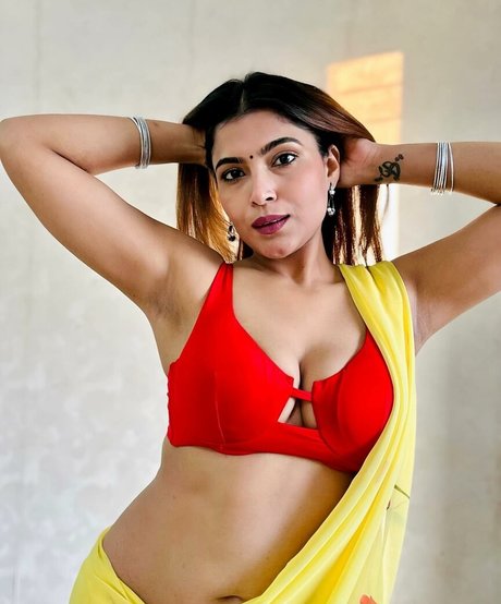 Tanya Chaudhari ポルノモデル 写真