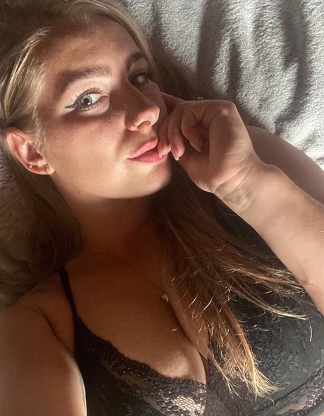 Blondinbelka 完璧なスター 画像