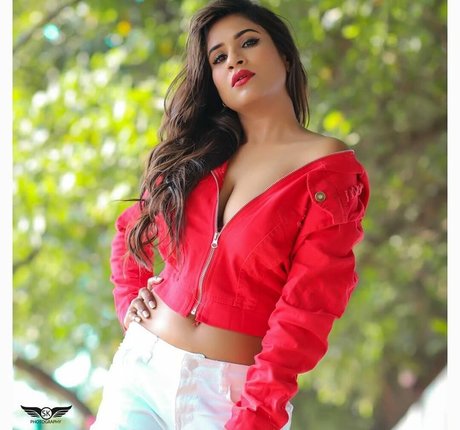 Muskaan Agarwal ホット女優 写真