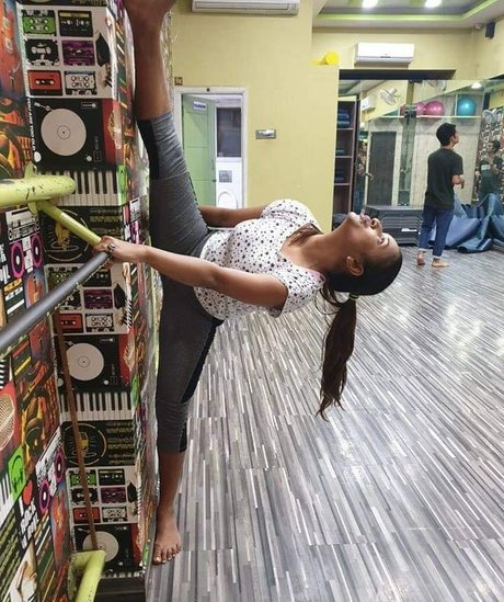 Muskaan Agarwal 完璧なモデル アーカイブ