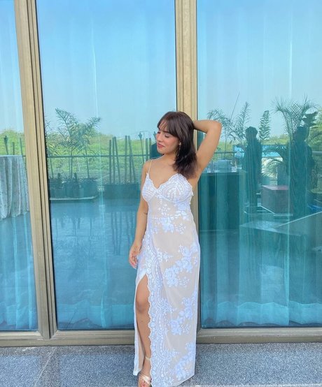 tvishagulatii 高品質モデル 画像