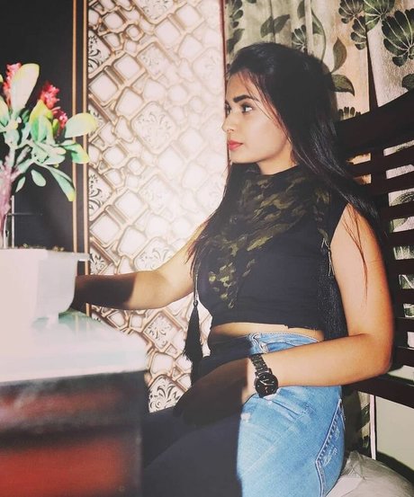Anjali Gupta ポルノスター 裸 写真