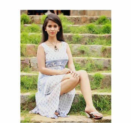 Anjali Gupta スター xxx 写真