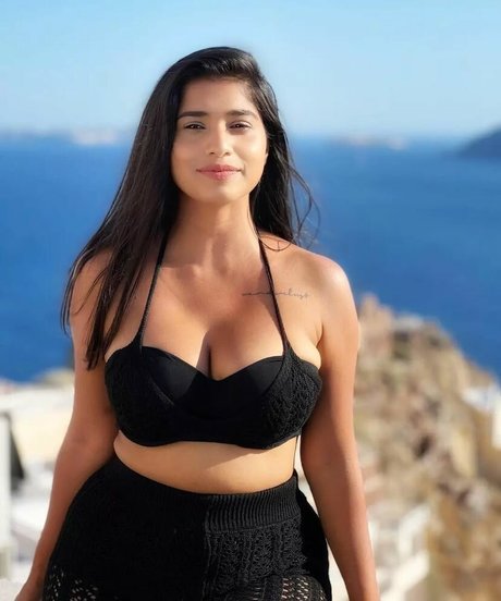 Pratika Sood トップ女優 写真