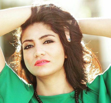 Komal Bhagat 裸のポルノスター ギャラリー