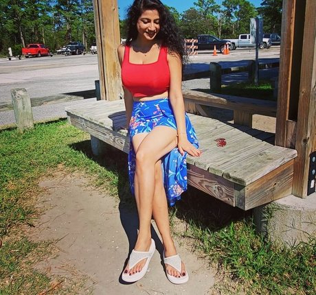 Komal Bhagat ポルノスター パーフェクト 画像