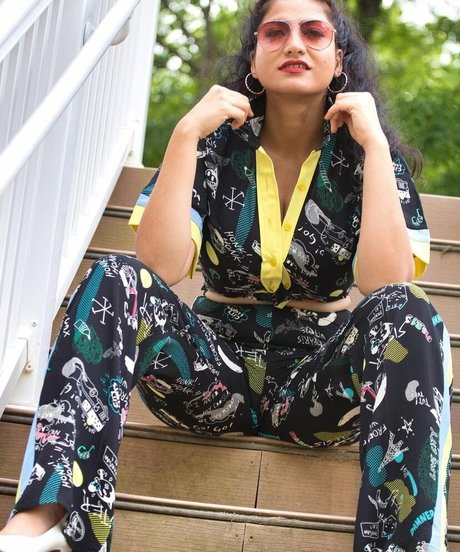 Komal Bhagat 高品質スター 画像