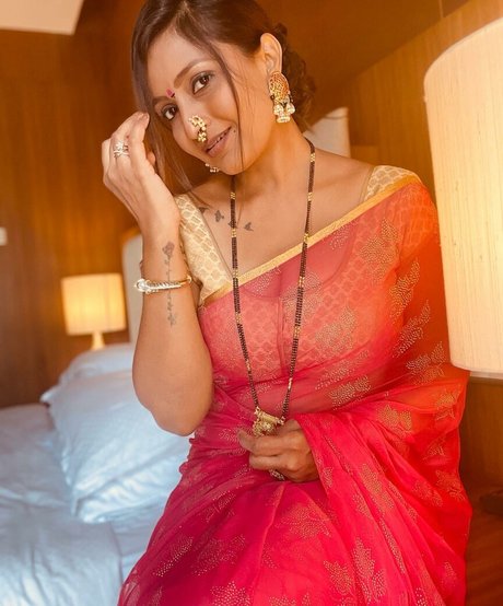 Roma Varadkar xxx女優 写真